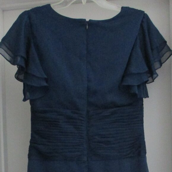 Adrianna Papell Navy Flutter Sleeve Tier Gown - Size 6 - Picture 14 of 16
